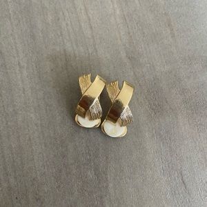 Vintage X Clip-on Gold Tone Earrings